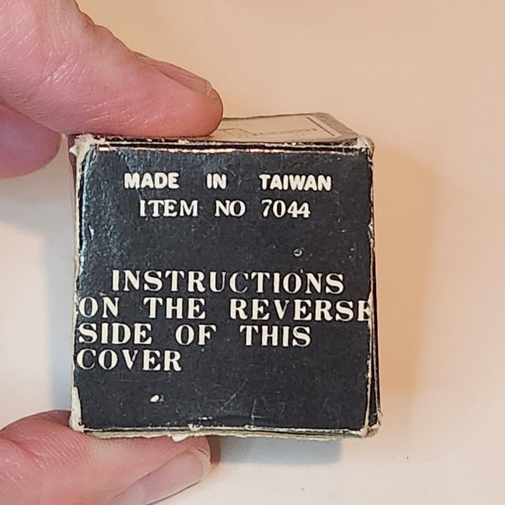 Vintage Rubik’s Cube Keychain Made in Taiwan - Picture 11 of 11